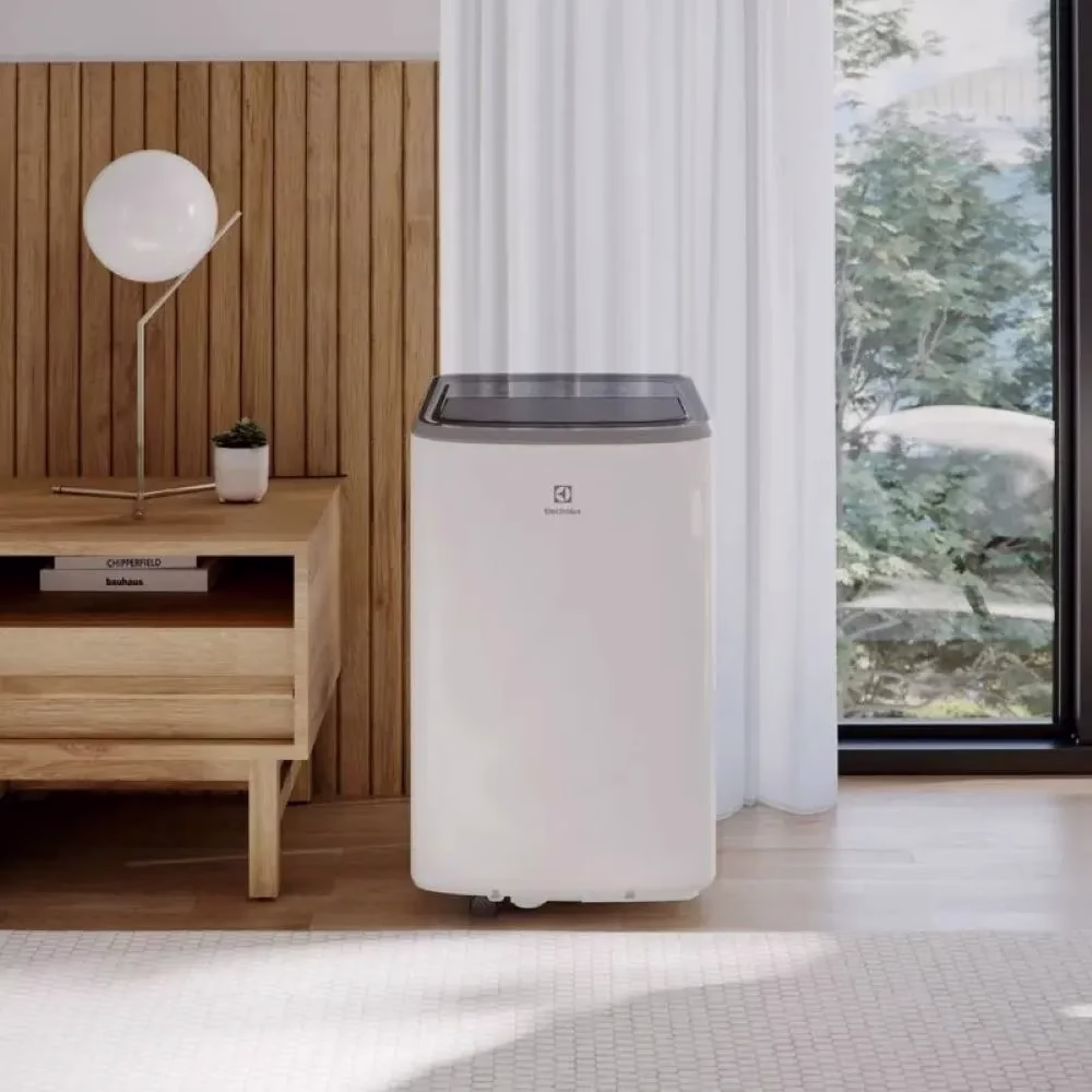 Aire acondicionado portátil SP12F 12000 BTU Electrolux puesto en un ambiente de hogar adquiérelo en granhogar
