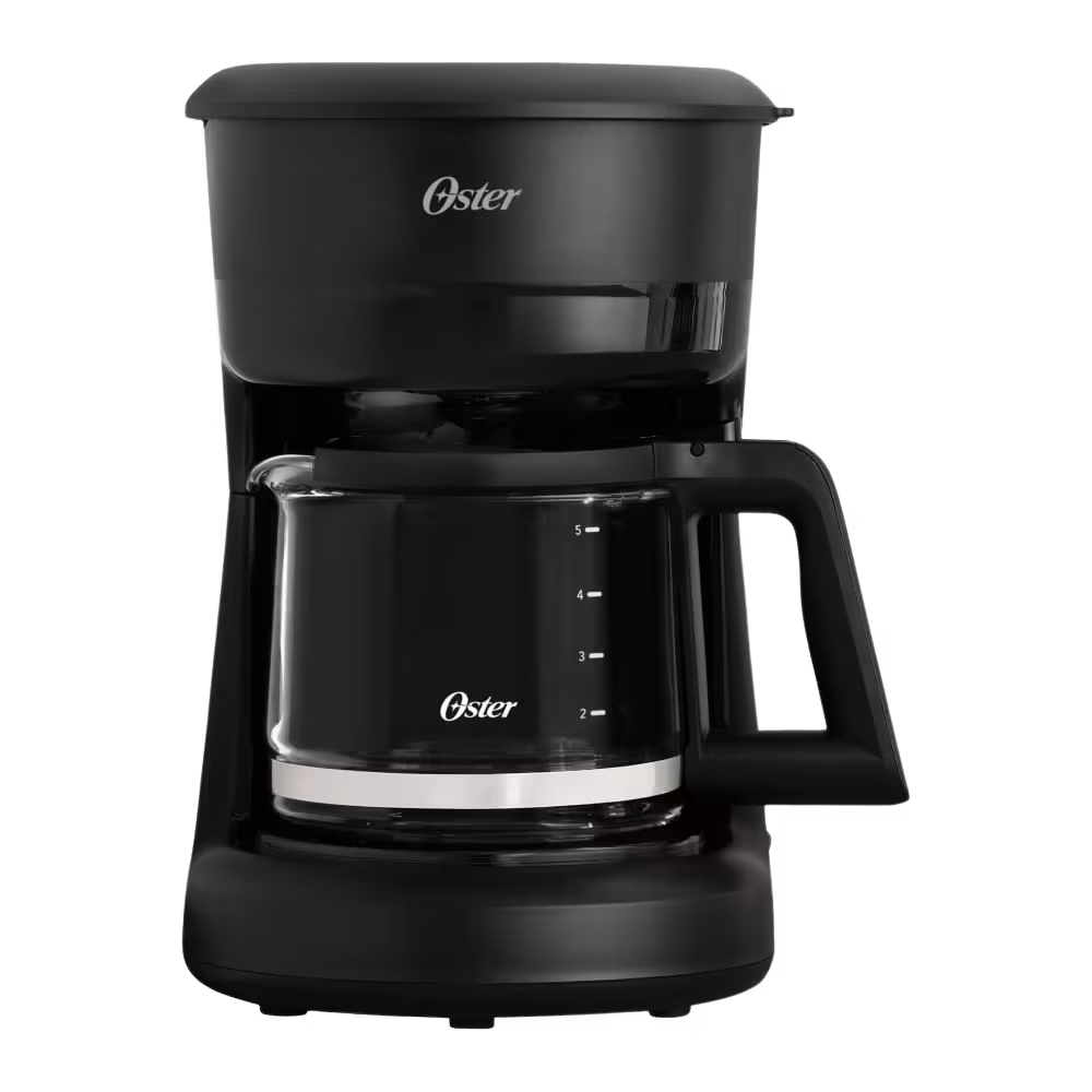 Cafetera Oster BVSTDCS51B-013 650W jarra de vidrio y filtro vista frontal, adquiérelo en granhogar