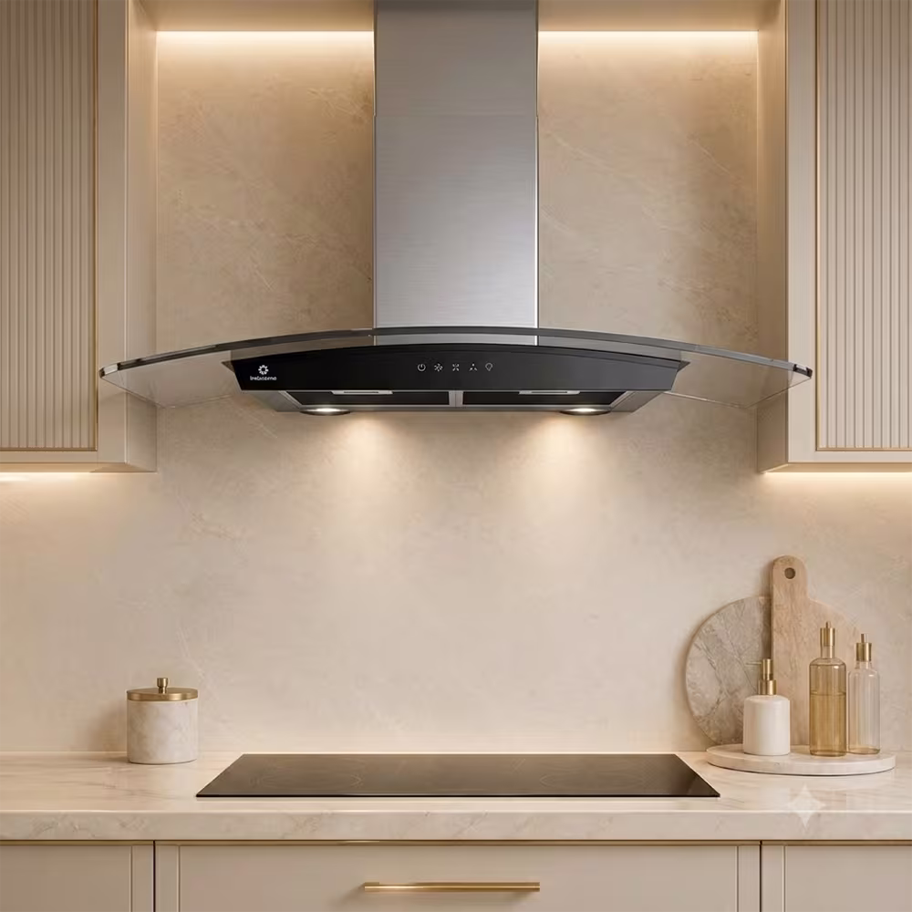 Campana extractora Indurama CEI-90NEVC instalada ecocina luz LED vista frontal. Disponible en granhogar online