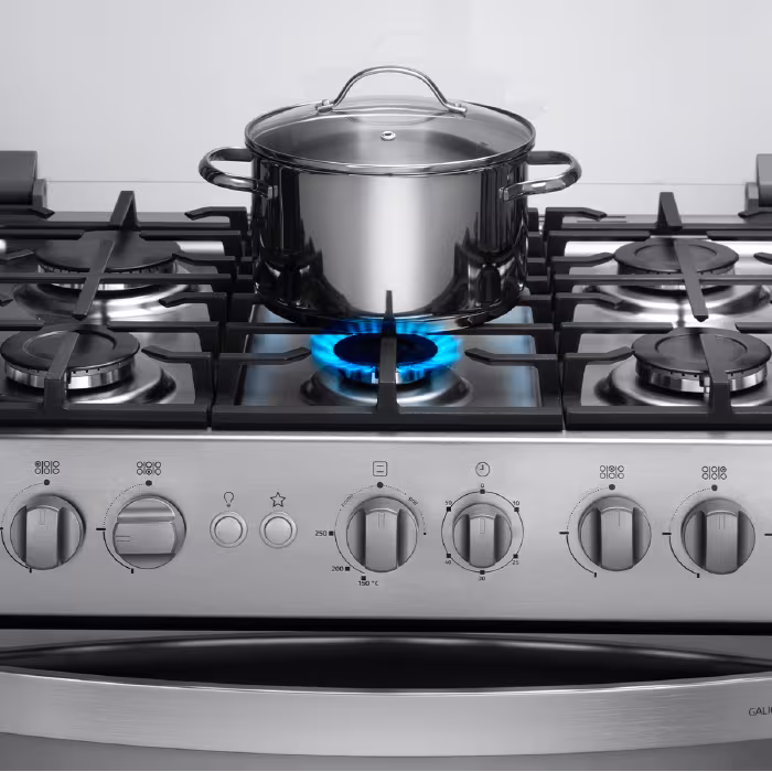 Transforma tu cocina con la Cocina a Gas Galicia Zafiro de Indurama: estilo, eficiencia y momentos deliciosos que unen a tu familia.
