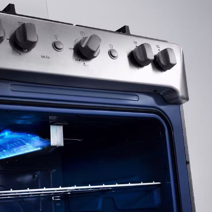 Cocina Milan Zafiro Indurama, 4 quemadores, encendido directo, parrillas de hierro, sistema corta gas, horno con grill a gas y tecnología ReallyClean.