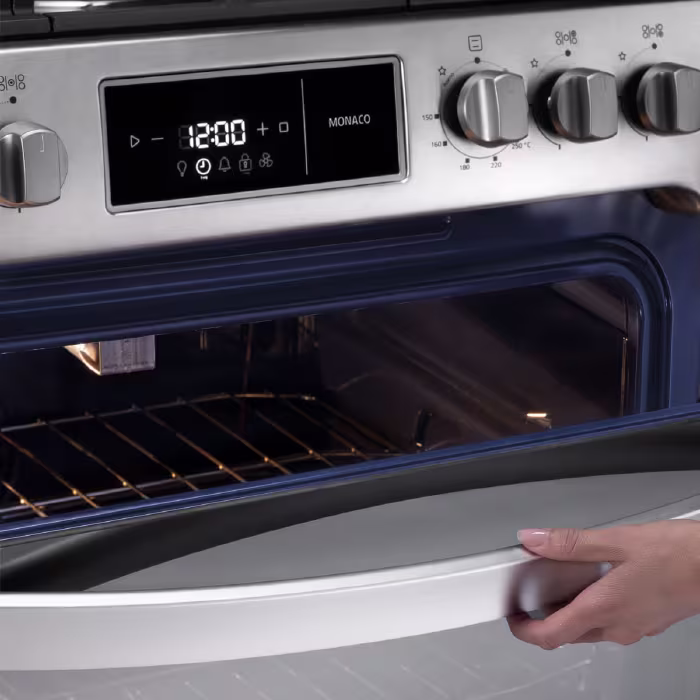 Vive la pasión por la cocina con la Mónaco Zafiro de Indurama. Diseño sofisticado, potencia y precisión para preparar recetas inolvidables cada día.