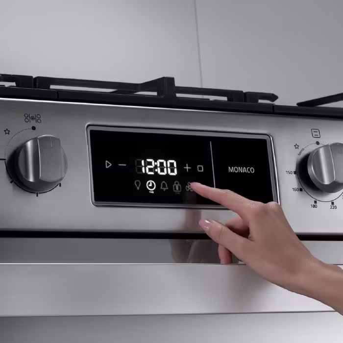 Vive la pasión por la cocina con la Mónaco Zafiro de Indurama. Diseño sofisticado, potencia y precisión para preparar recetas inolvidables cada día.