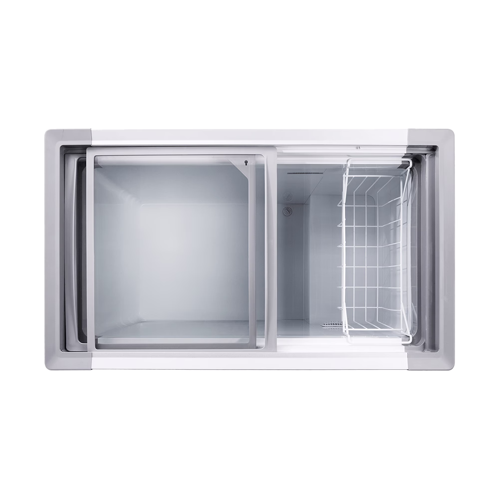 Congelador CI-199 T/V Indurama tapa de vidrio vista interior con compartimentos encuéntralo en granhogar