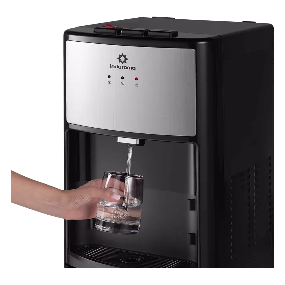 Dispensador de agua Indurama DAI-5GCI llenado de vaso con agua vista en angulo disponible en granhogar