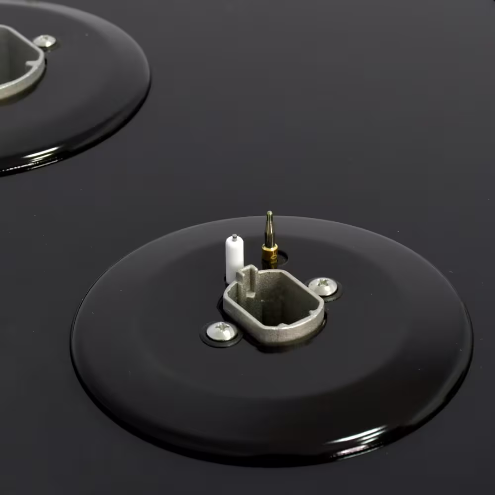Cocina empotrable RCA sistema de encendido electrónico y bujía vista en primer plano, consiguelo en granhogar