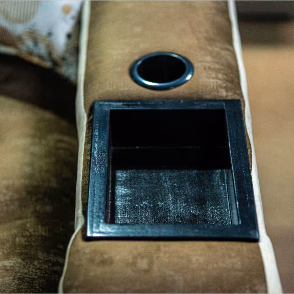 Renueva tu hogar con el Juego de Sala Danitza de la línea ABRI. Diseño contemporáneo, tapizado de alta calidad y máximo confort.