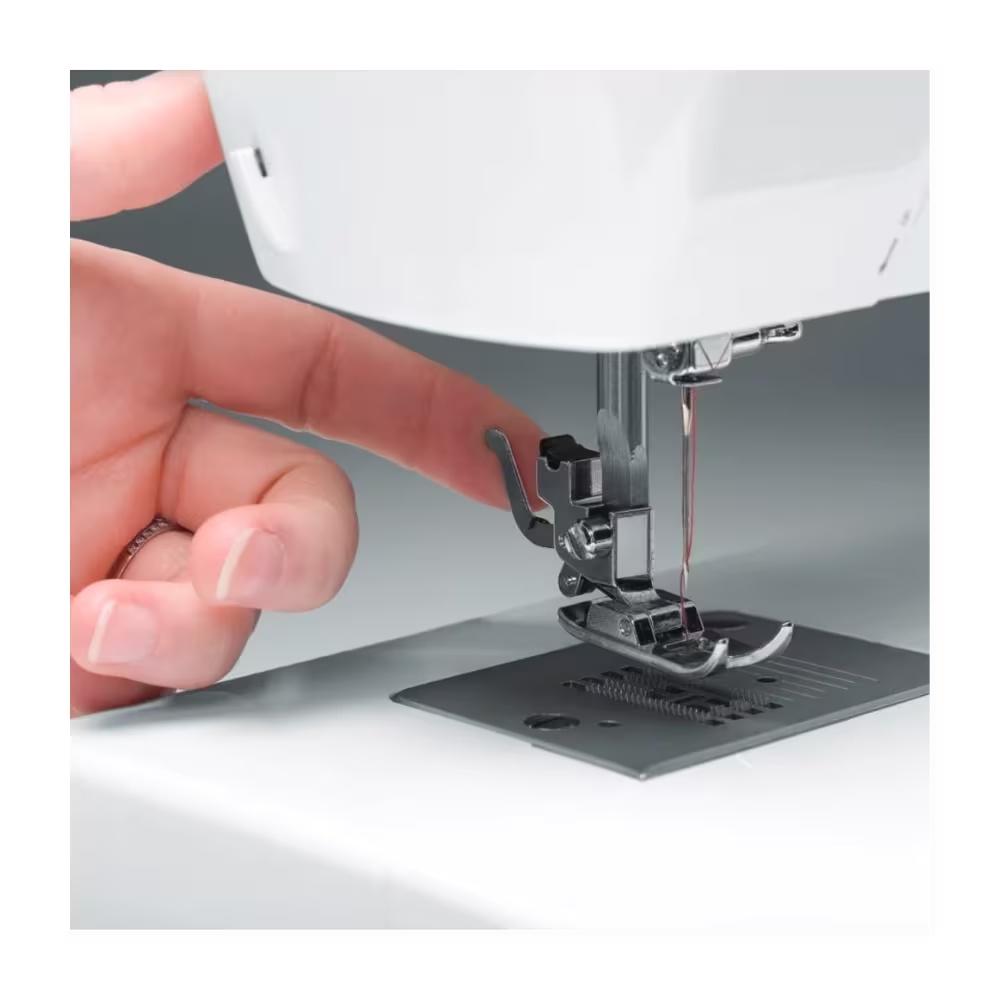 Maquina de coser Singer 6699 con enhebrador automatico de aguja primer plano disponible en granhogar
