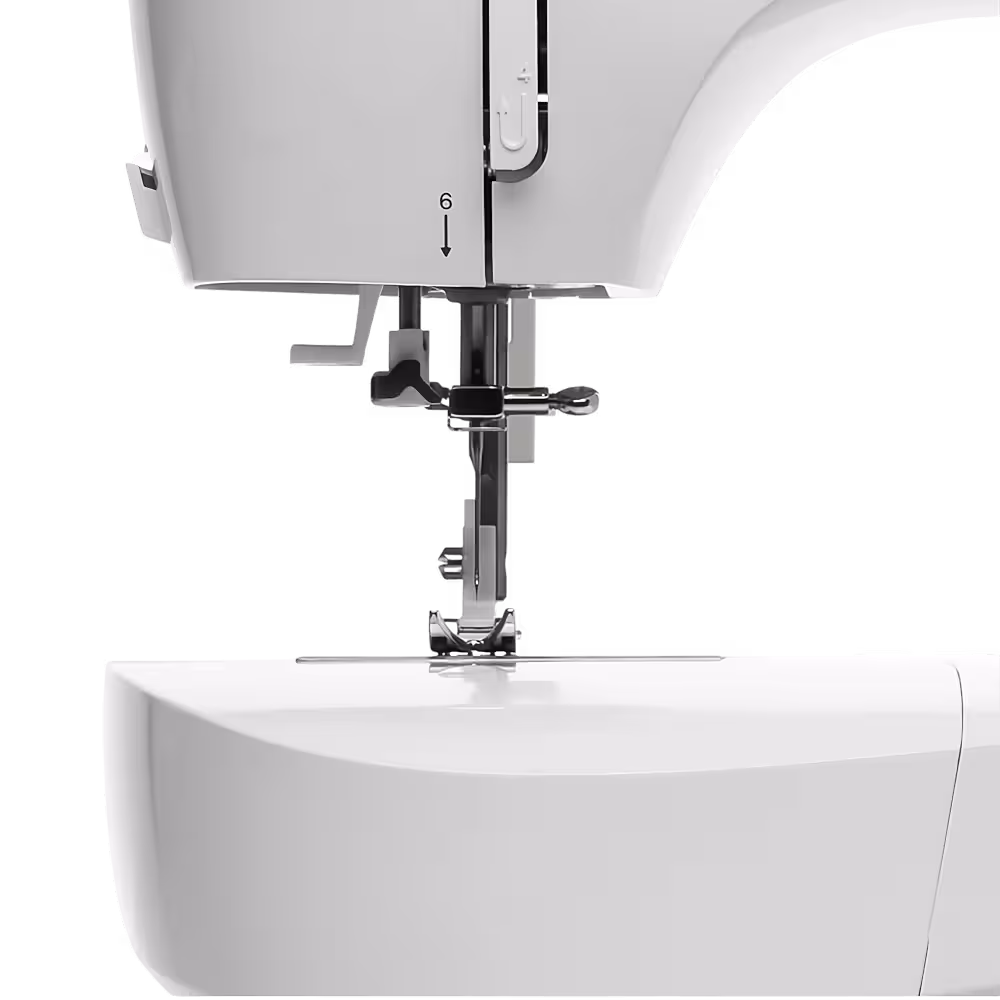 La máquina de coser doméstica Singer M2605 es ideal para proyectos del hogar. Fácil de usar, compacta y confiable.