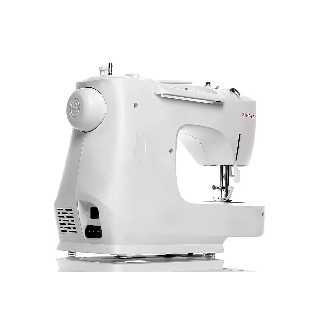 La máquina de coser doméstica Singer M2605 es ideal para proyectos del hogar. Fácil de usar, compacta y confiable.