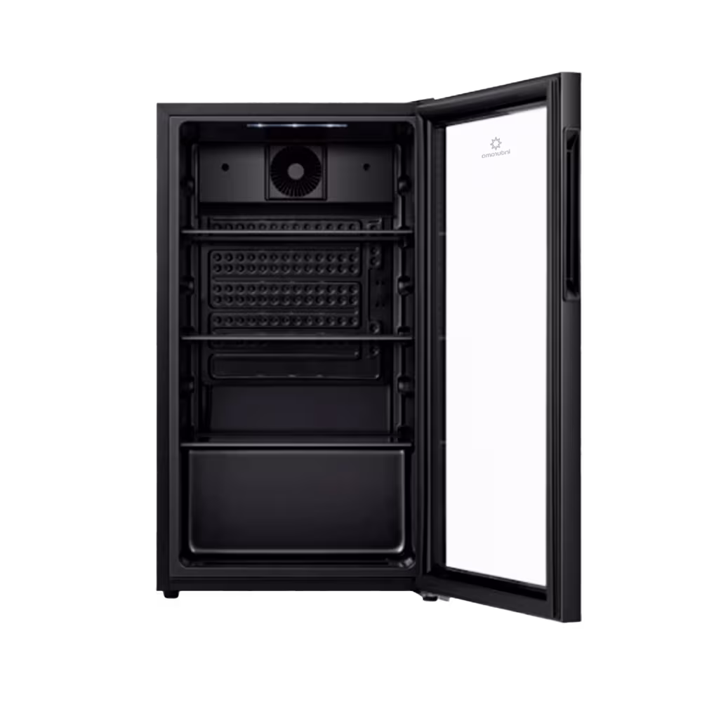 Mini vitrina Indurama VFV-120 puerta abierta e interior amplio vista diagonal. Consíguela en granhogar