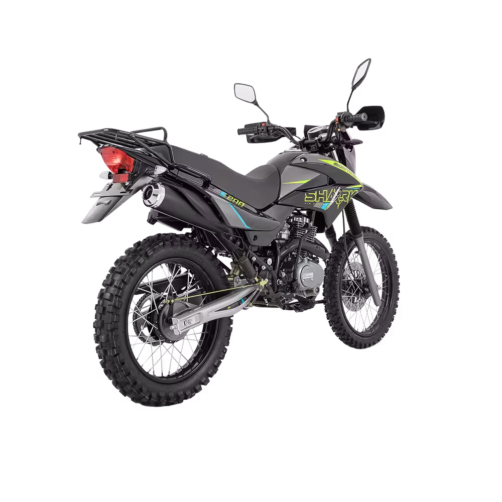 Moto Daytona DY200 SHARK 200CC 5 velocidades negra y verde vista posterior consíguela en granhogar