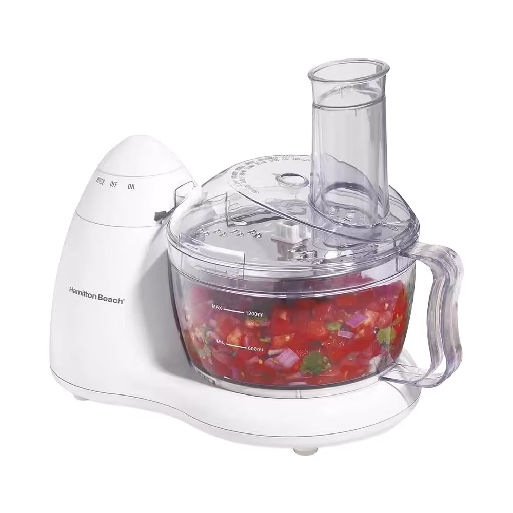 Procesador de alimentos Hamilton Beach 70450 recipiente de 8 tazas vista tres cuartos. Disponible en granhogar