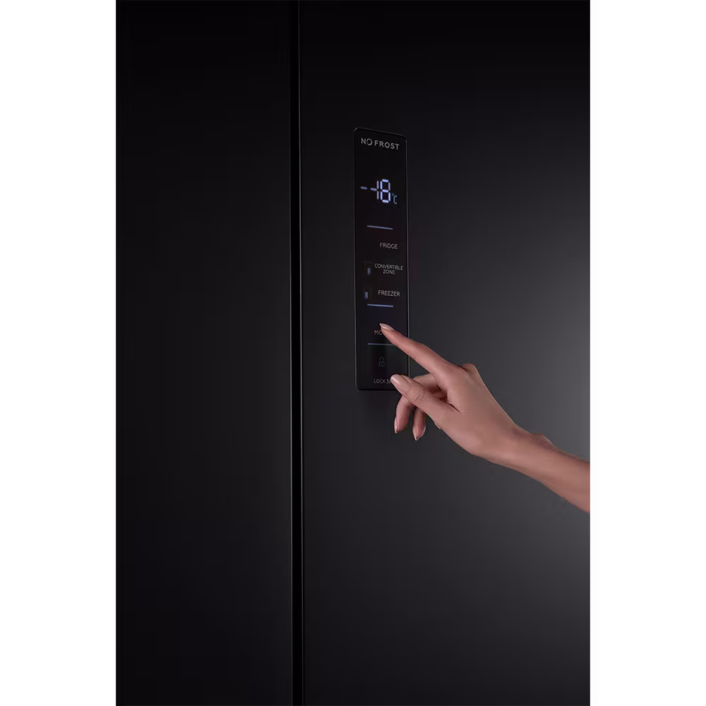 Refrigeradora Indurama RI-880I panel digital tactil primer plano. Búscala en granhogar