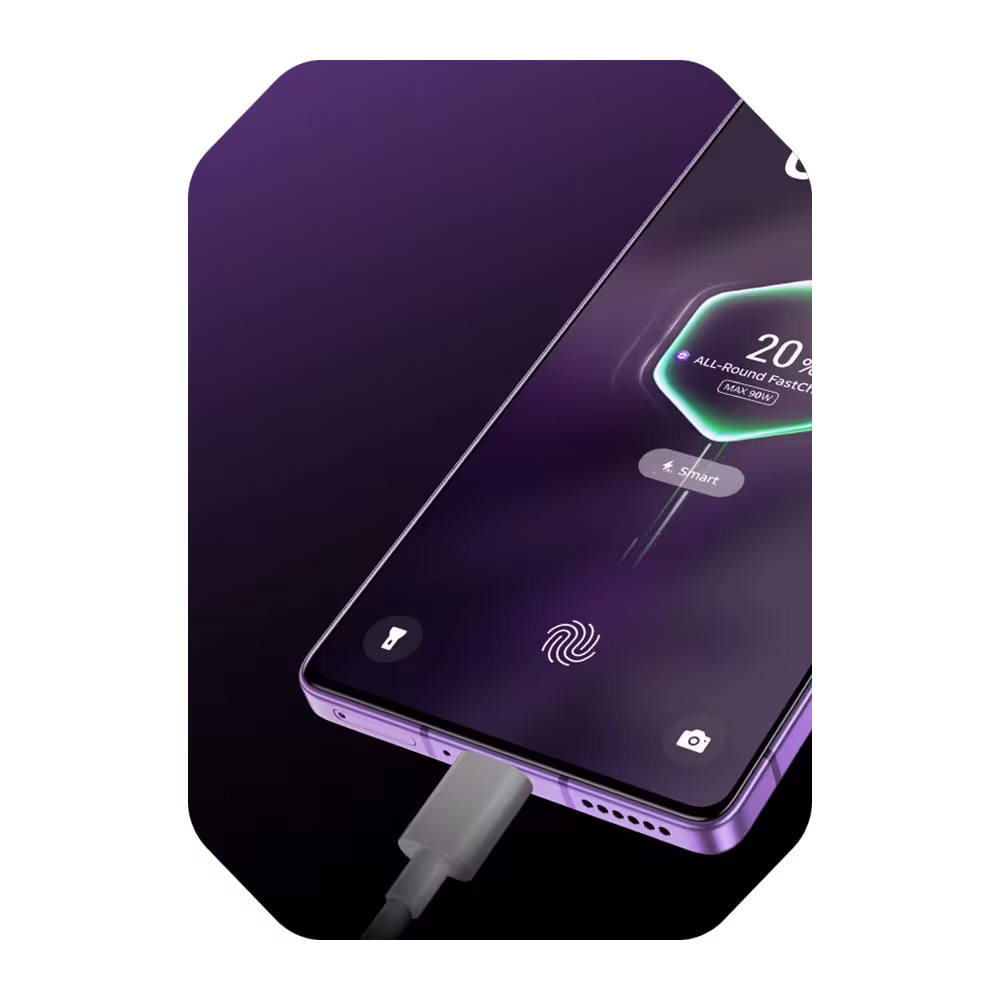 Telefono Infinix NOTE 50 PRO cable tipo C conectado cargando bateria vista de cerca. DIsponible en granhogar