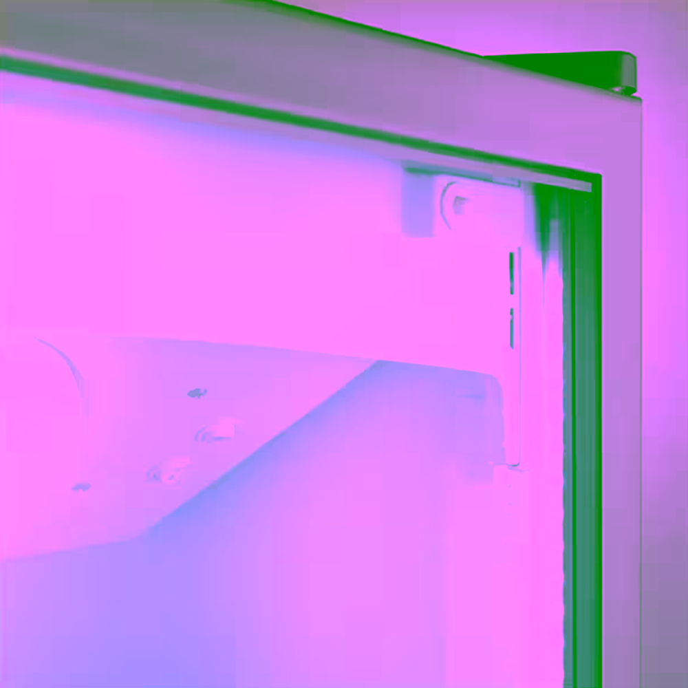 Vitrina frigorífica Indurama VFV-520 con luz LED detalle de iluminación interior consigue en granhogar