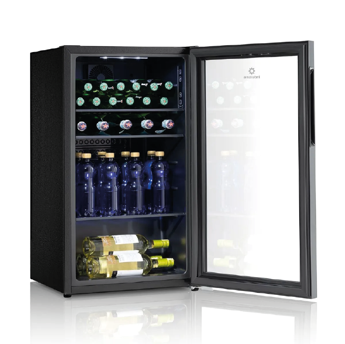 Renueva tu espacio con el Mini Bar Vitrina Indurama VFV-120. 94 litros de estilo y eficiencia, ideal para mantener tus bebidas siempre frescas.