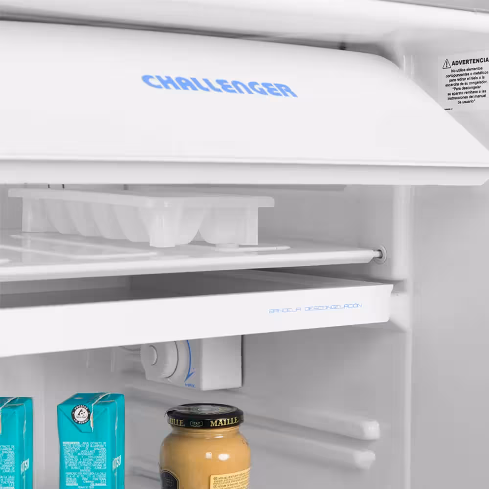 Encuentra la mejor mini nevera Bar CR121 con capacidad de 121 Litros, puerta reversible y al mejor precio solo en Gran Hogar.