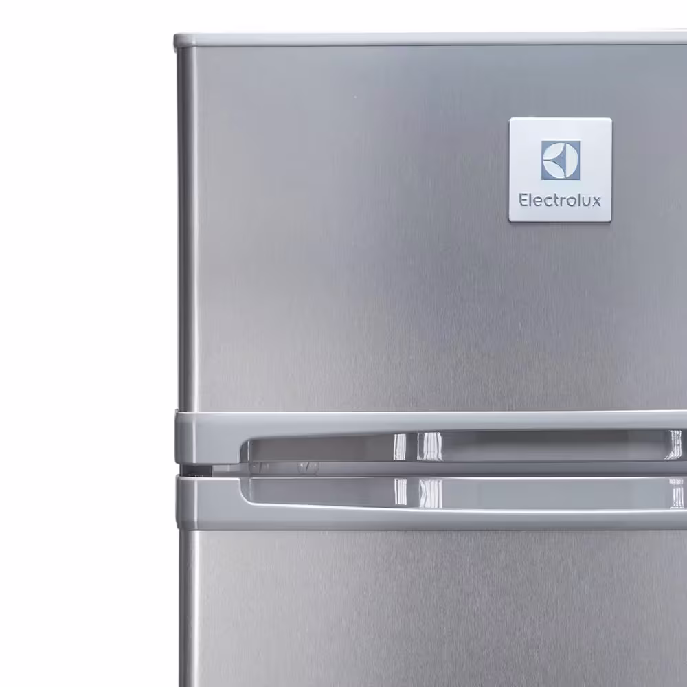 Disfruta de la frescura en todo momento con la Mini Nevera Bar ERTM87G3HRS 85L de Electrolux, ideal para espacios pequeños con gran rendimiento.